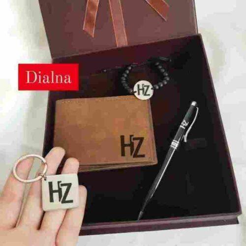 Pack personnalisé 4 pièces avec texte Bracelet Portefeuille Porte clés Stylo – Gifts et Decor Maroc