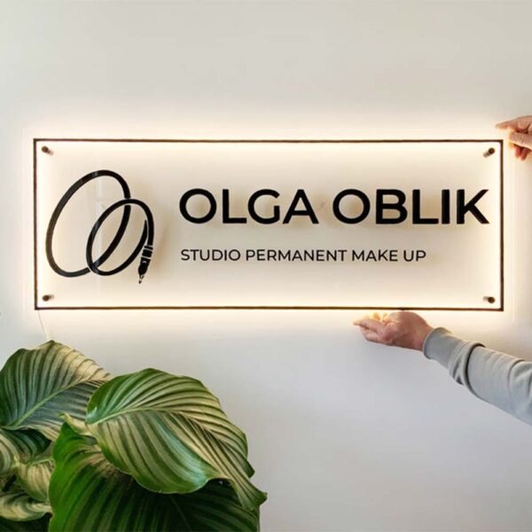 Logo acrylique personnalisé Black sign with backlit 3D lettering - sign in Morocco – Gifts et Decor Maroc